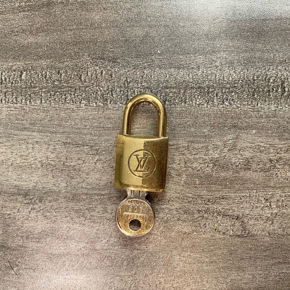 Louis Vuitton Lock & Key # 203